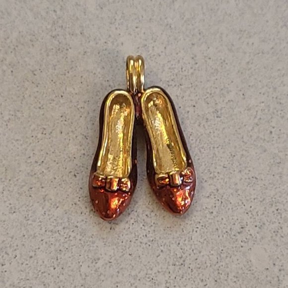 Alice in Wonderland Red Shoes Charm - Picture 1 of 8